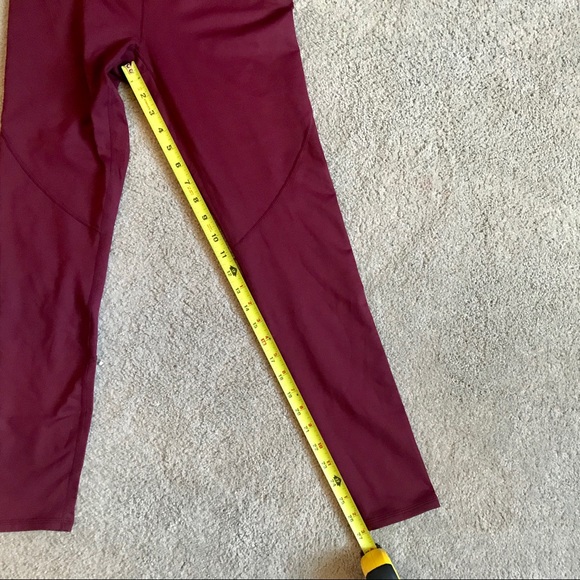 Fabletics Mid-Rise Cold Weather Legging NWT M - Picture 4 of 5
